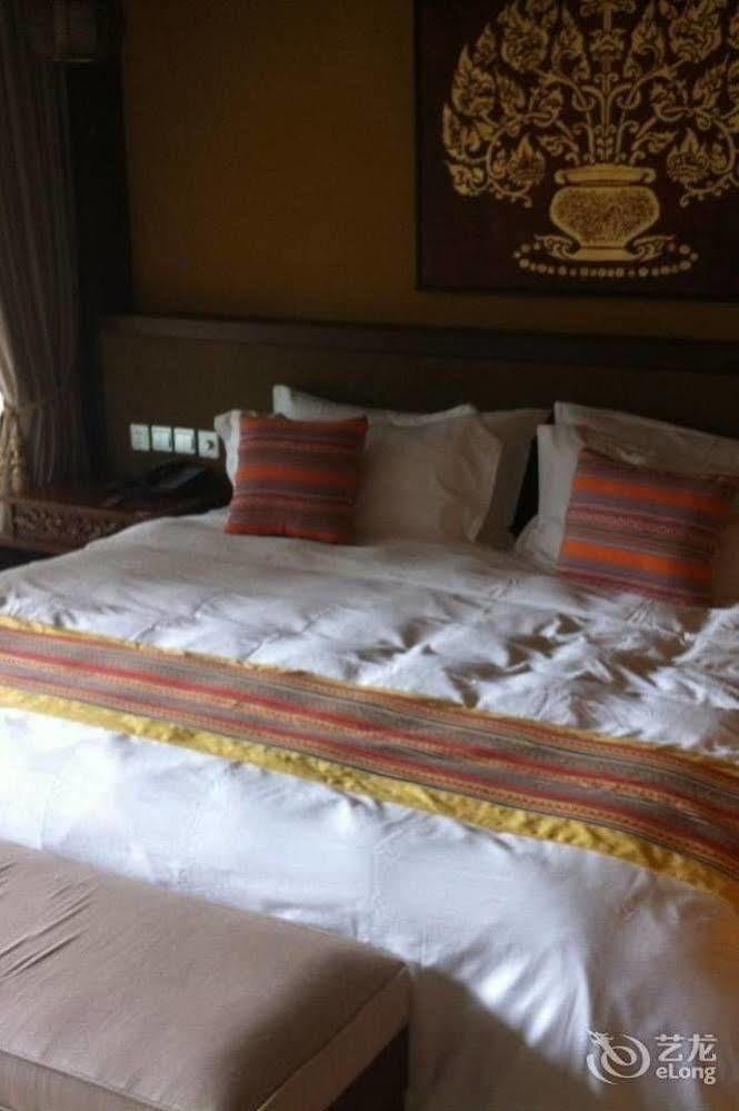 The Tang Hotel Hainan Mount Qixian Baoting Exteriör bild